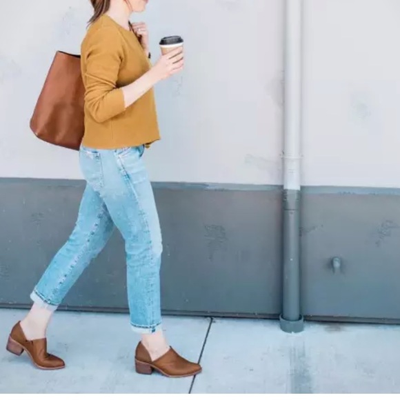 Pointed toe low cut booties - Picture 2 of 8